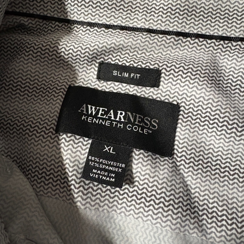 Kenneth Cole Gray Patterned Shirt. NEVER WORN!